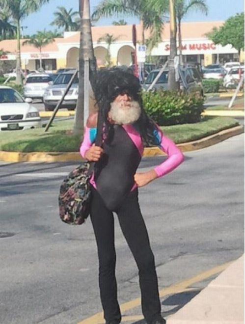 Чудаки и чудачки (12 фото) Чудаки и чудачки (12 фото)