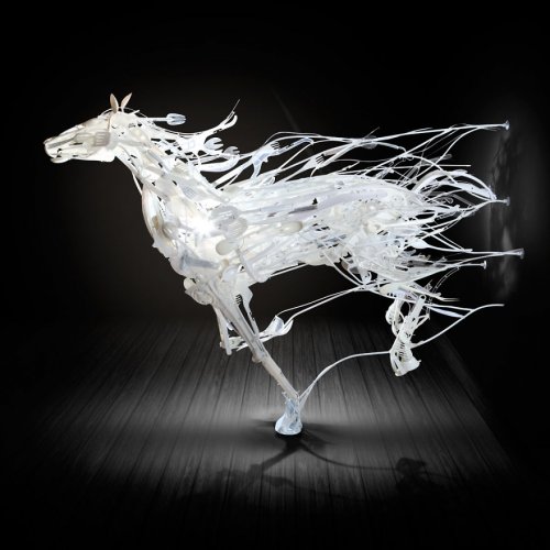 Скульптуры животных из использованного пластика, которые создаёт Саяка Ганц (10 фото)