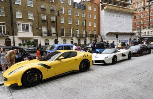 Роскошные суперкары сына катарского шейха на улице Лондона (14 фото)
