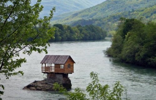 Топ-10: Странные  необычные достопримечательности в Боснии и Герцеговине