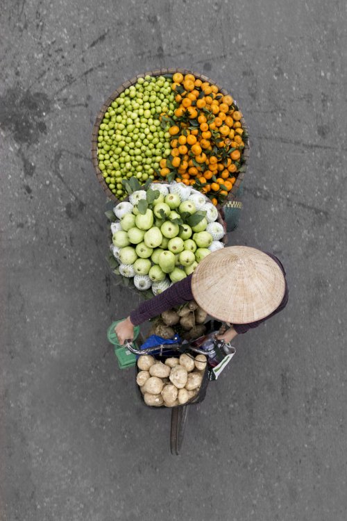 Вьетнамские уличные торговцы в фотографиях Люс Хиринк (12 фото)