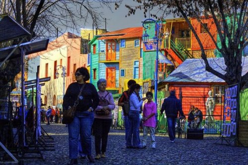 Разноцветная улица Эль Каминито в аргентинской столице (10 фото)
