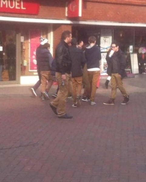 Забавные сходства и совпадения (23 фото) Забавные сходства и совпадения (23 фото)