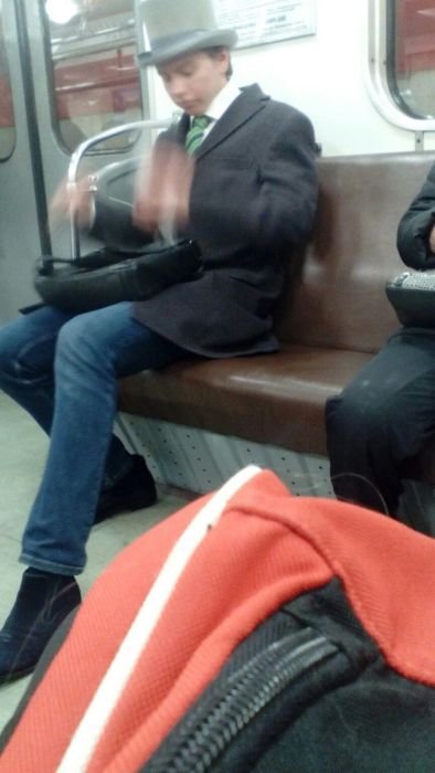 Модники и модницы в метро (25 фото) Модники и модницы в метро (25 фото)