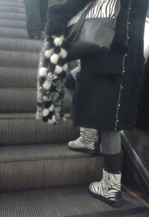 Модники и модницы в метро (23 фото) Модники и модницы в метро (23 фото)