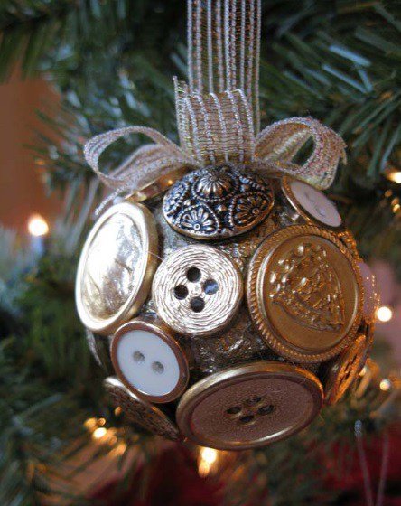 Креативные ёлочные игрушки из подручных средств (10 фото) Креативные ёлочные игрушки из подручных средств (10 фото)