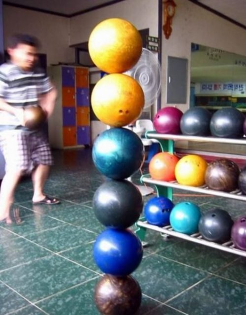 Чудеса балансировки в прикольных картинках (24 фото) Чудеса балансировки в прикольных картинках (24 фото)