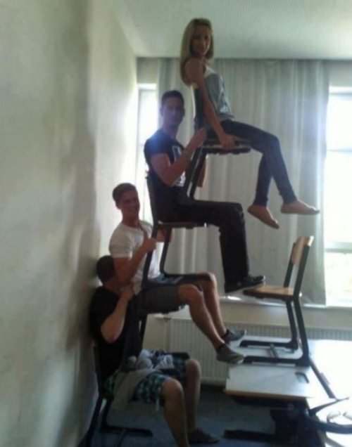 Чудеса балансировки в прикольных картинках (24 фото) Чудеса балансировки в прикольных картинках (24 фото)