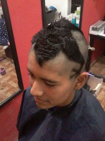 Необычные и причудливые причёски и стрижки (26 фото) Необычные и причудливые причёски и стрижки (26 фото)