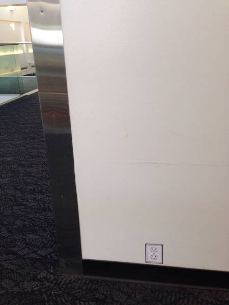 Прикольные картинки из аэропортов (29 фото) Прикольные картинки из аэропортов (29 фото)