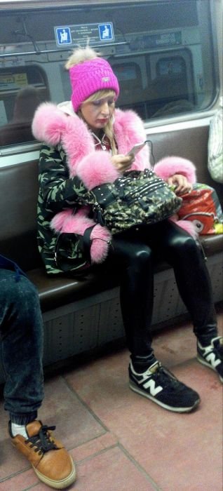 Модники и модницы в метро (25 фото) Модники и модницы в метро (25 фото)