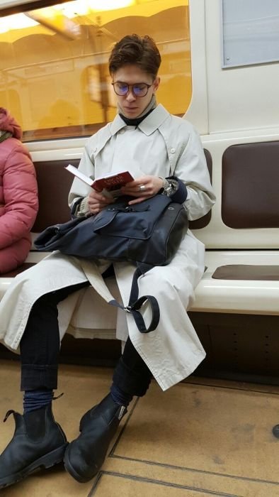 Модники и модницы в метро (25 фото) Модники и модницы в метро (25 фото)