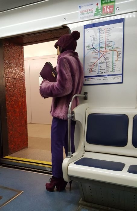 Модники и модницы в метро (25 фото) Модники и модницы в метро (25 фото)