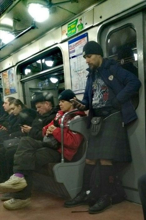 Модники и модницы в метро (25 фото) Модники и модницы в метро (25 фото)