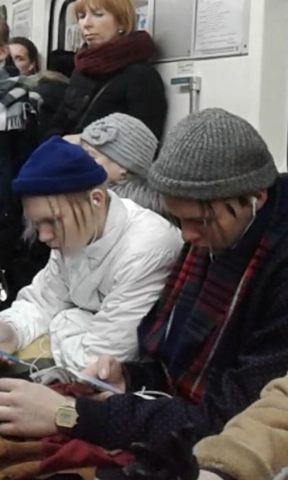 Модники и модницы в метро (25 фото) Модники и модницы в метро (25 фото)