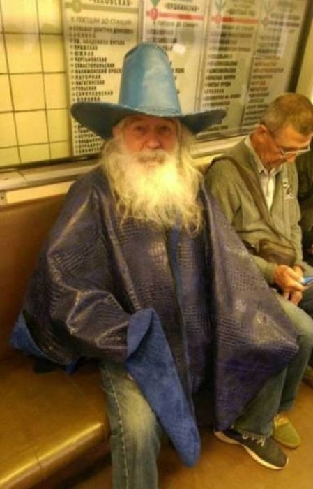 Странные и необычные пассажиры в метро (24 фото) Странные и необычные пассажиры в метро (24 фото)