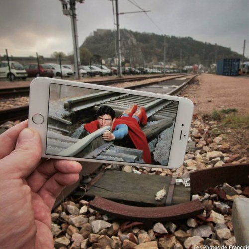 Сцены из фильмов, внедрённые в реальность с помощью смартфона (31 фото)