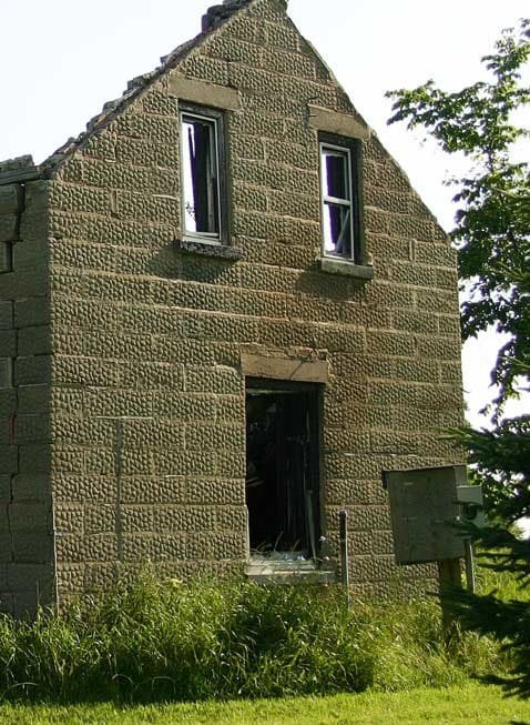 Дома и здания, которые следят за нами (20 фото) Дома и здания, которые следят за нами (20 фото)