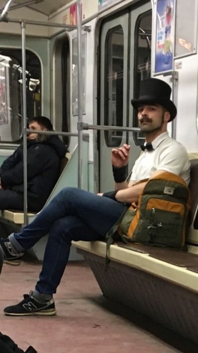 Модники и модницы в метро (30 фото) Модники и модницы в метро (30 фото)