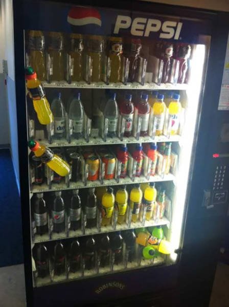 Неудачный день в картинках (27 фото) Неудачный день в картинках (27 фото)