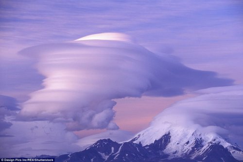 Необыкновенные лентикулярные облака, похожие на НЛО (15 фото)