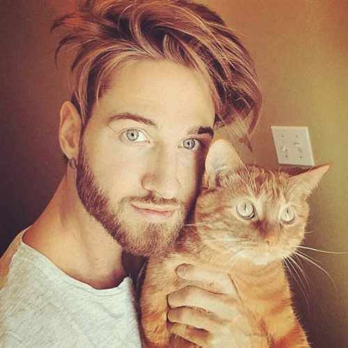 Горячие парни с котятами: единственный аккаунт в Instagram, на который вам нужно подписаться прямо сейчас! (10 фото)