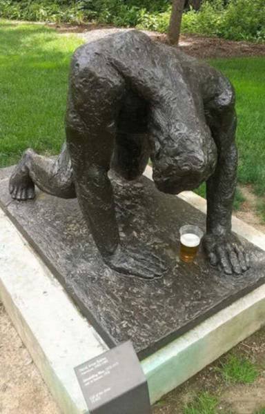 Прикольные фотографии с памятниками (29 фото) Прикольные фотографии с памятниками (29 фото)