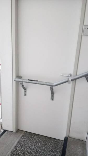 Неудачный день в картинках (30 фото) Неудачный день в картинках (30 фото)