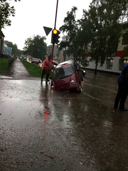 Неудачный день в картинках (34 фото) Неудачный день в картинках (34 фото)