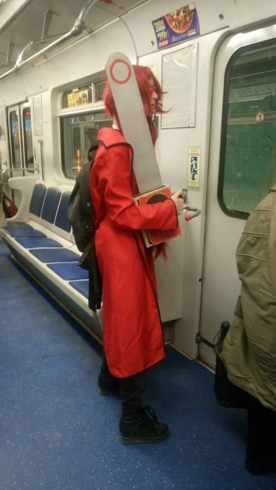 Модники и модницы в метро (27 фото) Модники и модницы в метро (27 фото)