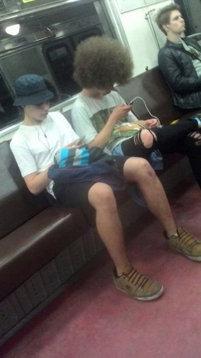 Модники и модницы в метро (27 фото) Модники и модницы в метро (27 фото)