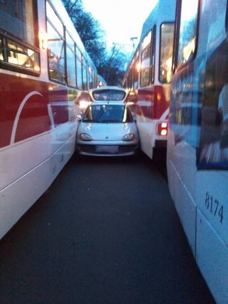 Неудачный день в картинках (27 фото) Неудачный день в картинках (27 фото)