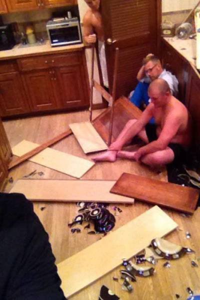 Неудачный день в картинках (27 фото) Неудачный день в картинках (27 фото)