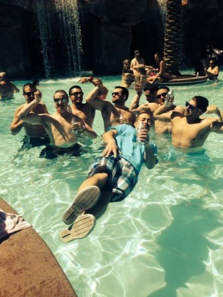 Пьяные и смешные (23 фото) Пьяные и смешные (23 фото)