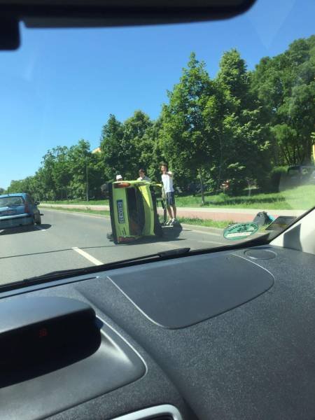 Неудачный день в картинках (30 фото) Неудачный день в картинках (30 фото)