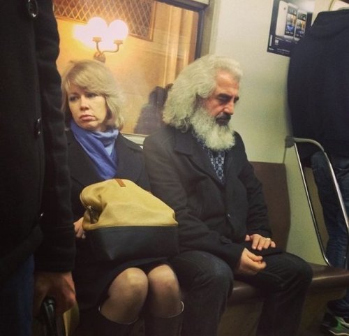 Двойники знаменитостей, которых можно встретить в общественном транспорте (17 фото)