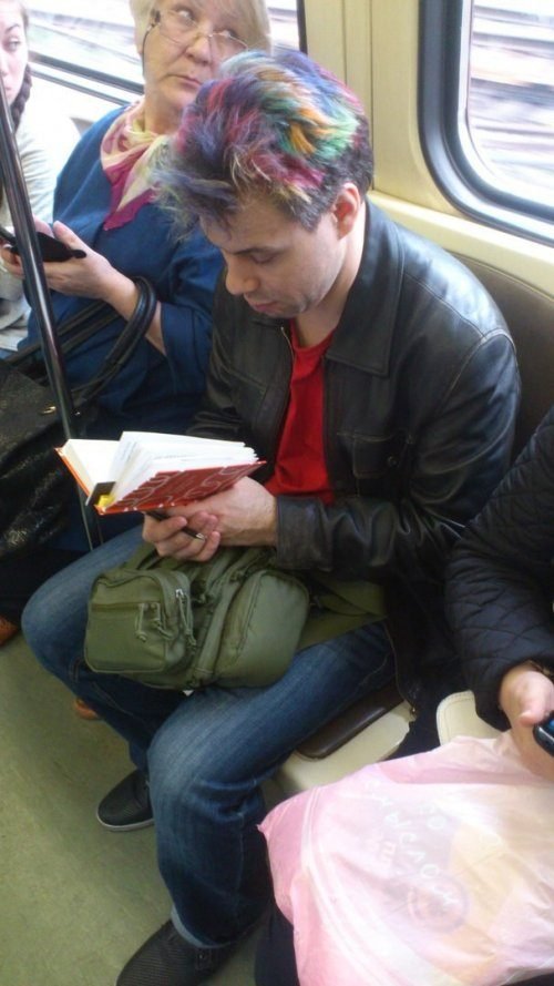 Модники и модницы в метро (17 фото) Модники и модницы в метро (17 фото)