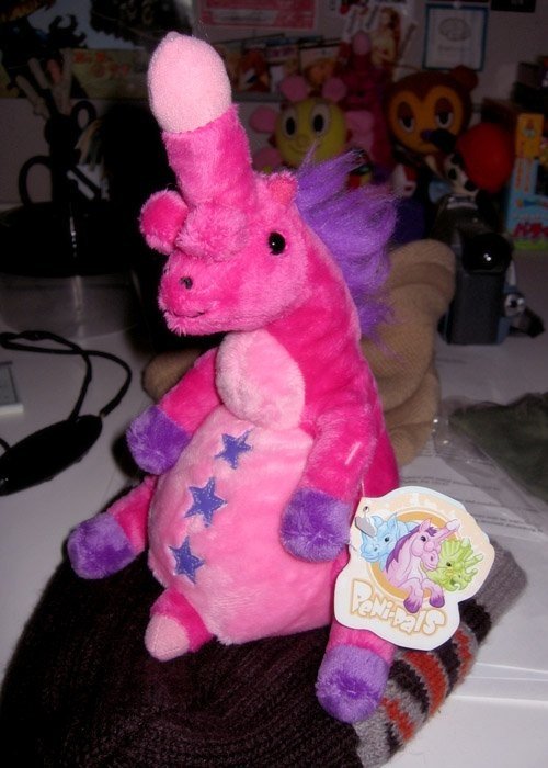 Приколы и маразмы в магазинах: странные и жуткие игрушки (19 фото)