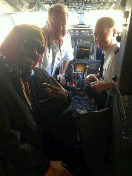 Приколы и казусы на борту самолёта (20 фото) Приколы и казусы на борту самолёта (20 фото)