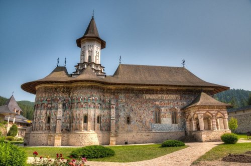 Расписные монастыри Румынии (15 фото)