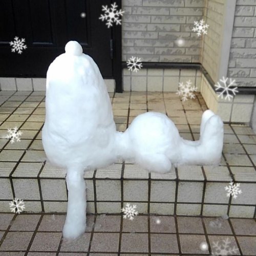Прикольные снежные скульптуры на улицах Токио (37 фото)