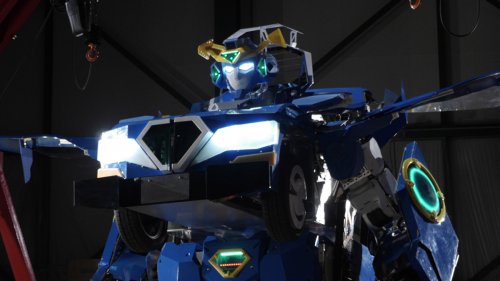 В Японии создали настоящего робота-трансформера (3 фото + 3 видео)