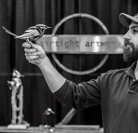 Впечатляющие скульптуры птиц из старых вилок и ложек (19 фото)