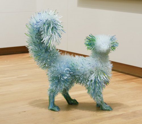 Скульптуры животных Марты Клоновской, созданные из мерцающих стеклянных осколков (8 фото)