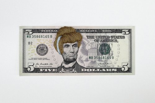 Женские причёски, вышитые на банкнотах (8 фото)