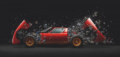 Винтажный Lamborghini Miura стоимостью 2 миллиона долларов "взрывается" на тысячи кусочков в фотопроекте Фабиана Эфнера (8 фото + видео)