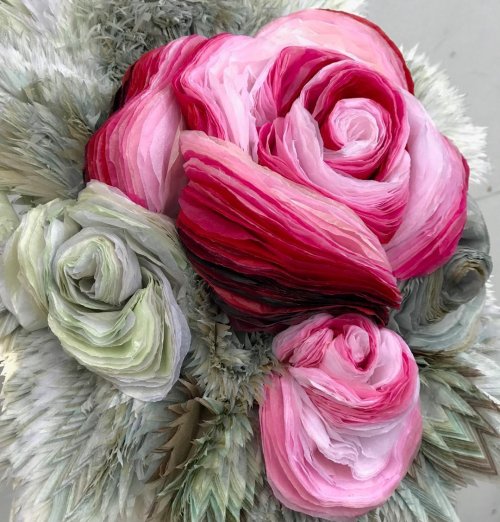 Потрясающие бумажные цветы датской художницы (16 фото)