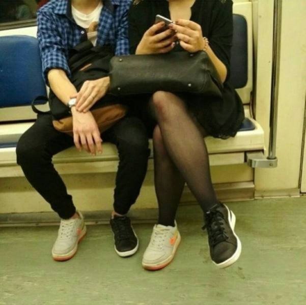 Странные и неожиданные пассажиры метро (19 фото)