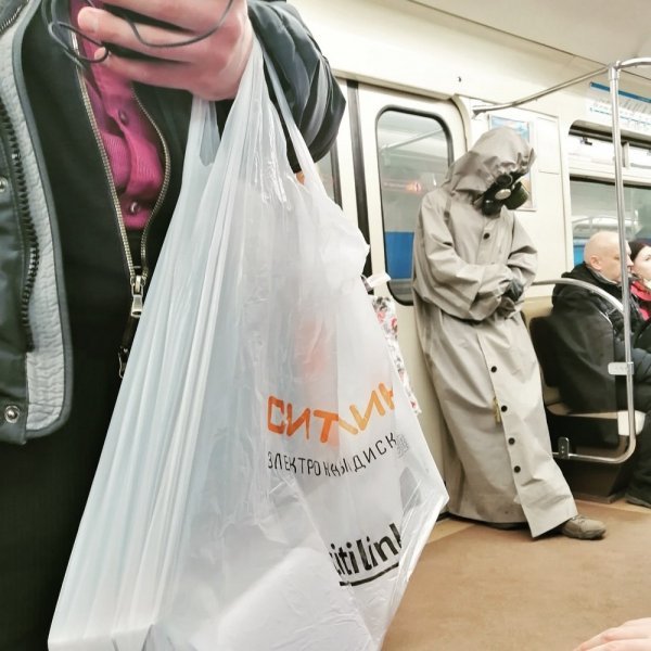 Странные и неожиданные пассажиры метро (20 фото)