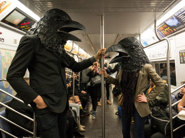 Животные в человеческом масштабе: маски из папье-маше от Лиз Секстон (20 фото)